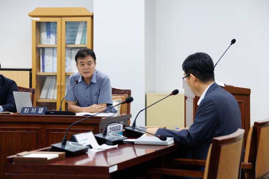 재정문화위원회 회의_제293회 임시회 - 4