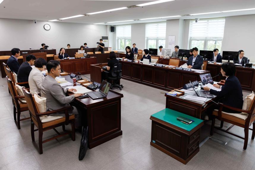 재정문화위원회 회의_제294회 정례회 - 4