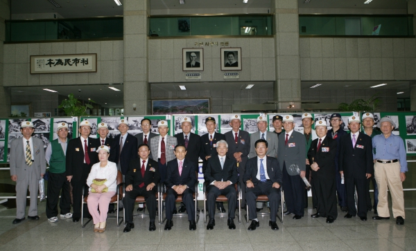 6.25 참상 안보사진 전시회