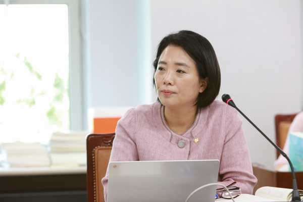 재정문화위원회 행정사무감사 - 4