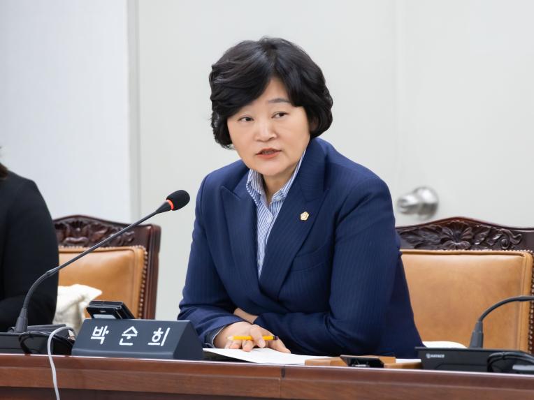 재정문화위원회 회의_제282회 임시회 - 4