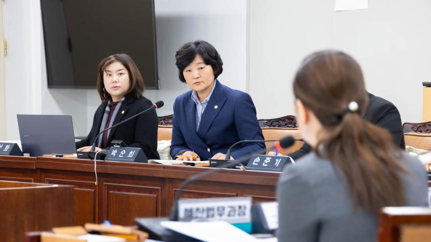 재정문화위원회 회의_제282회 임시회 - 5