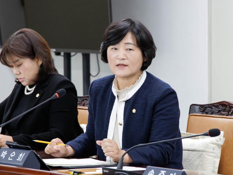 재정문화위원회 회의_제283회 임시회 - 4