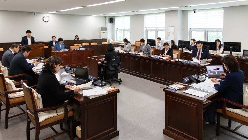 재정문화위원회 회의_제284회 정례회 - 9