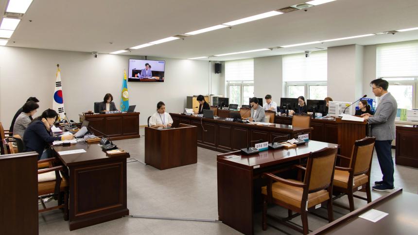 행정복지위원회 회의_제284회 정례회 - 4