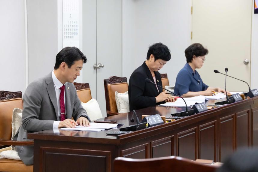 의회운영위원회 회의_제285회 임시회 - 4