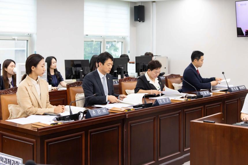 재정문화위원회 회의_제285회 임시회 - 2