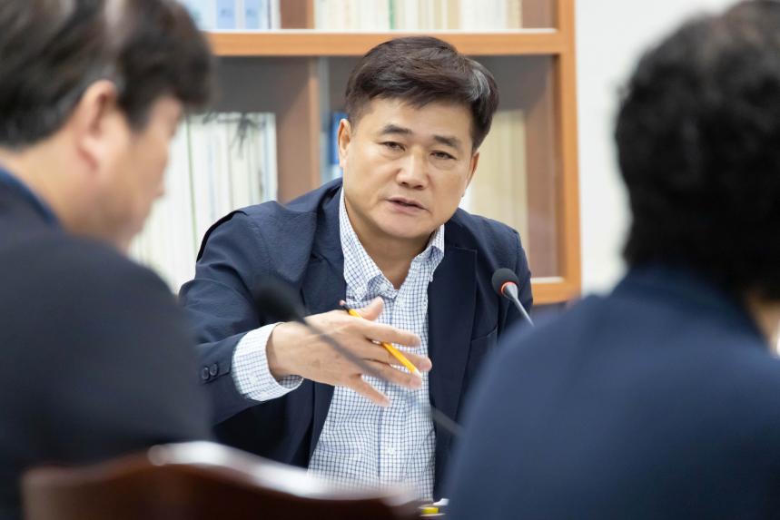 행정복지위원회 회의_제285회 임시회 - 11