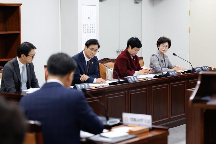 의회운영위원회 행정사무감사(의회사무국) - 2