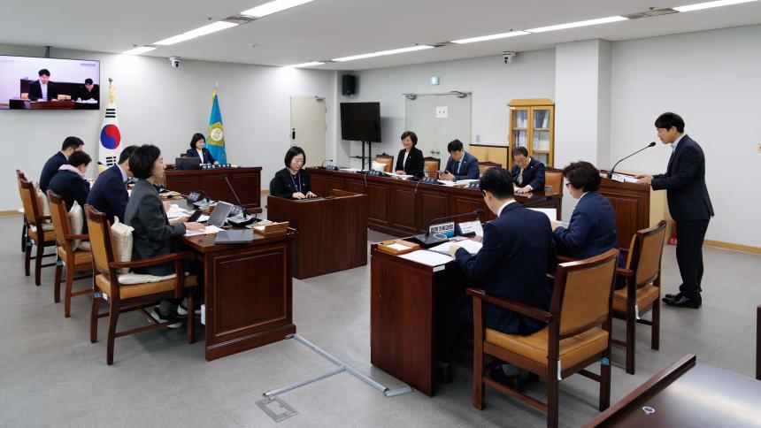 재정문화위원회 회의_제290회 임시회 - 4