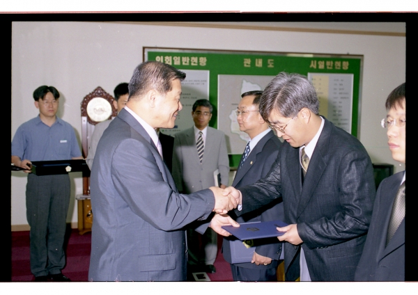 결산검사위원 위촉장 전달 - 3