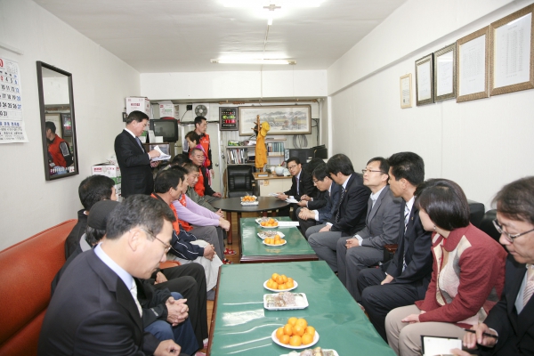 기획재정위원회 현장 방문(강남시장 장미공원)