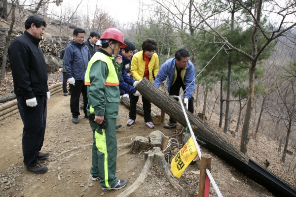 2011 건설교통위원회 원미산 정화활동 - 18