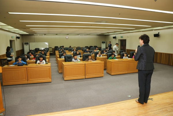 의정방청 및 의회견학(까치울초등학교) - 6