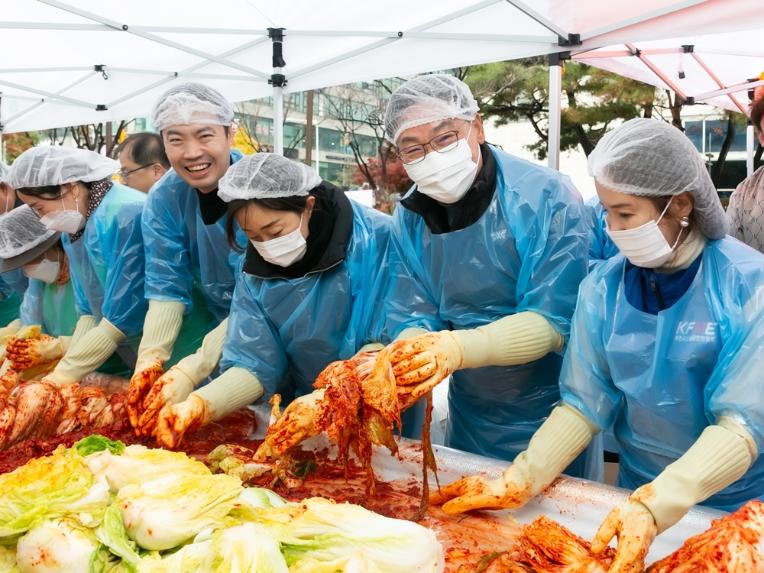 김병전 의장, 사랑의 김장나눔 행사… “따뜻한 겨울 보내세요” - 1
