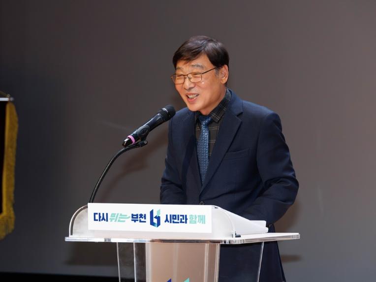 김병전 의장, 제1회 시니어댄싱 페스티벌 참석… 어르신 건강 활동 격려 - 1