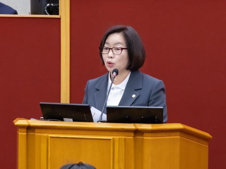 부천시의회 송혜숙 의원, 부천시 도로 균열 및 파손 문제 해결을 위한 추가경정예산 편성 강력 촉구 - 1