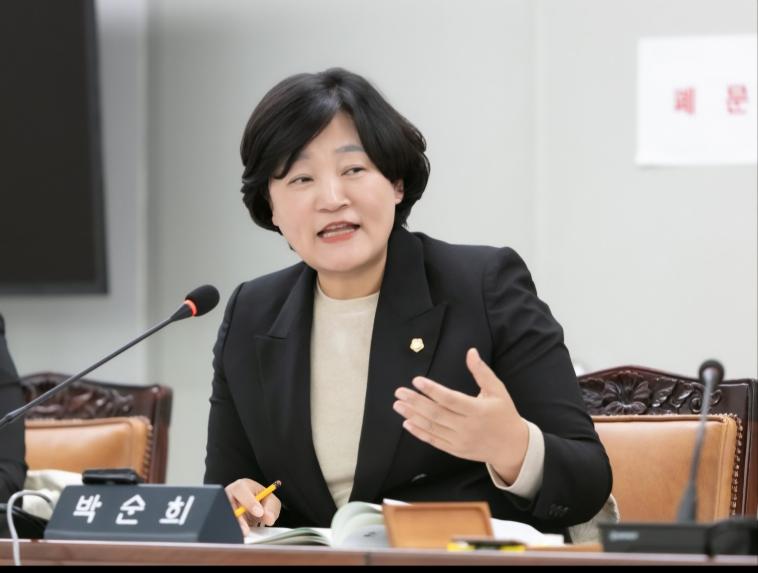 부천시의회 박순희 의원,  생활권 반영한 체육시설 이용 기준 마련 - 1