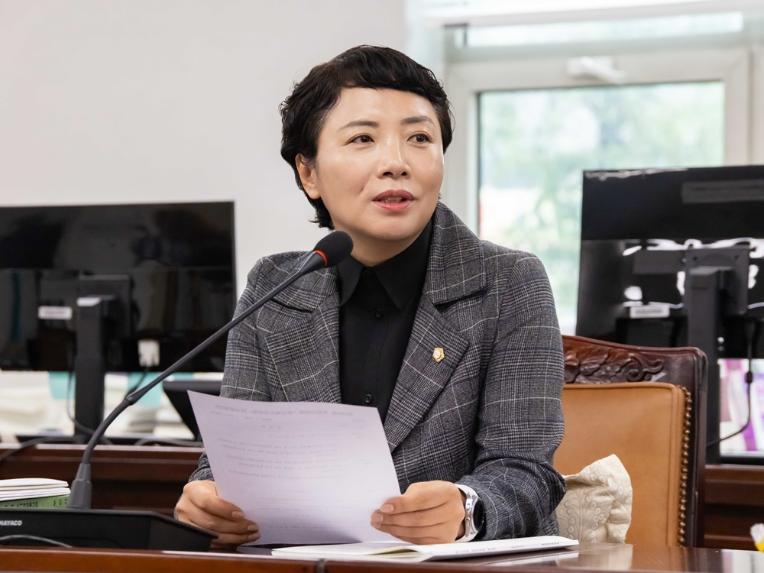 부천시의회 양정숙 의원,  전국 최초 ‘반려견 매너워터’ 조례 제정 - 1