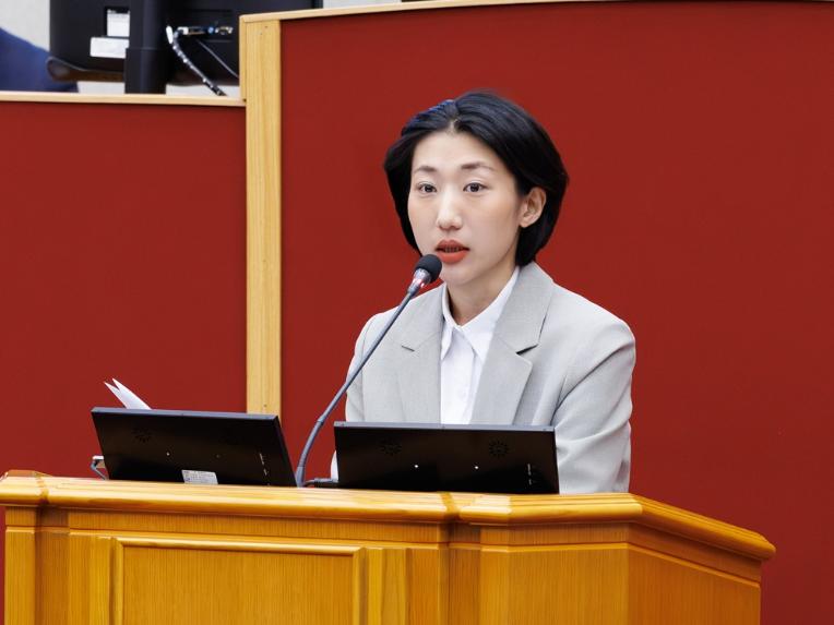 부천시의회 윤단비 의원, “공무직 노조가입 여부 따라 퇴직시점 갈리는‘복불복 행정’바로잡아야” - 1