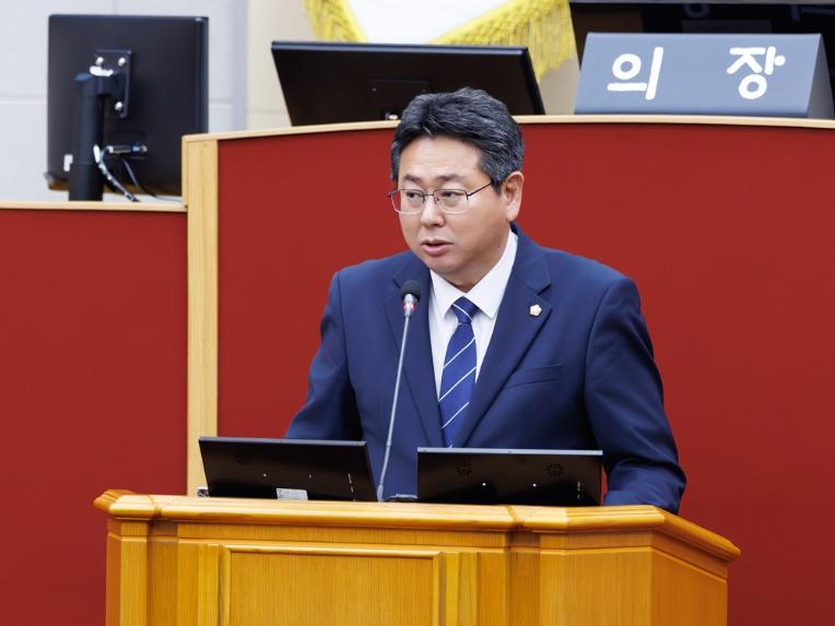 부천시의회 이철희 의원, “부천FC1955 경쟁력 확보 위해 유소년 선수 육성 투자 확대해야” - 1